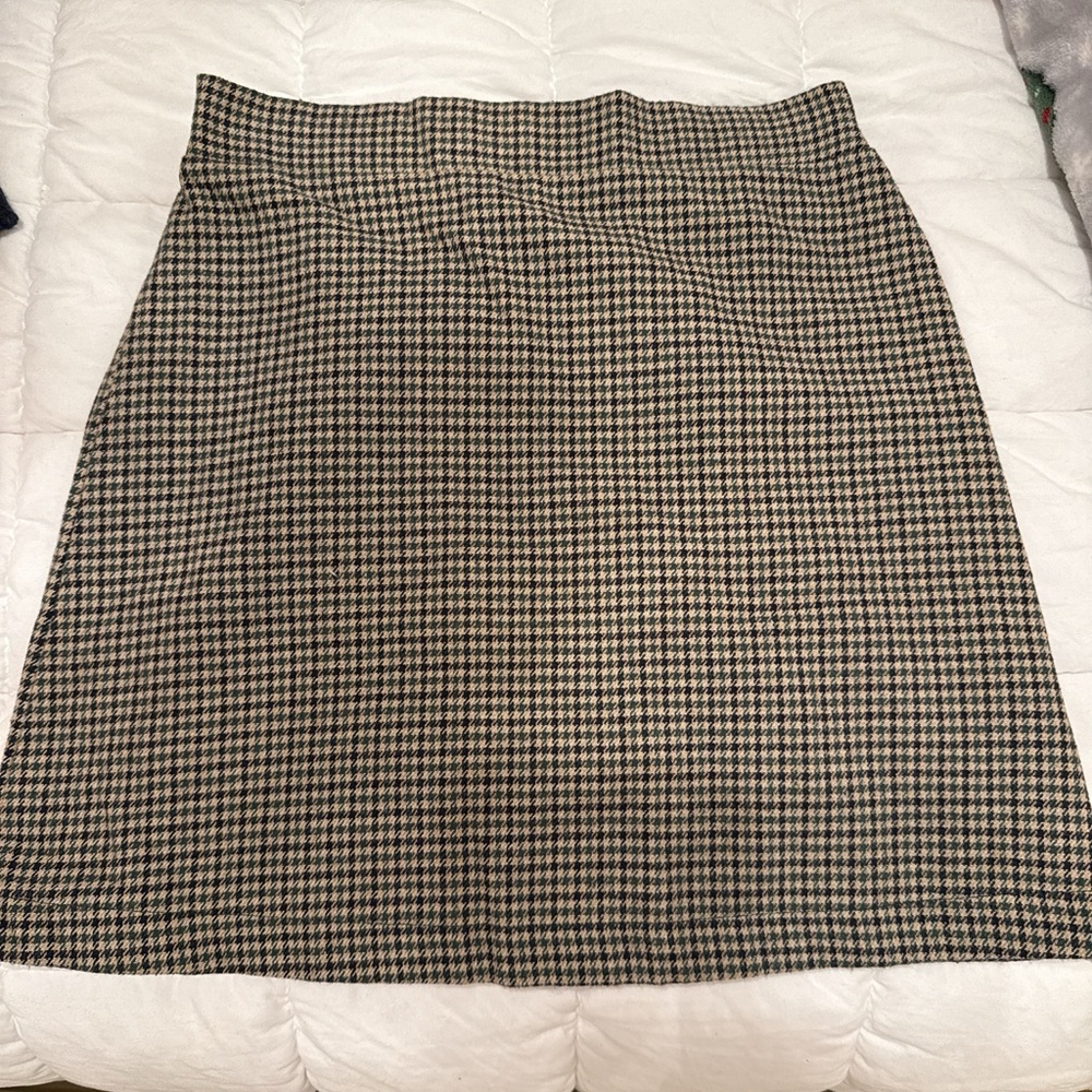 Classic Houndstooth Skirt